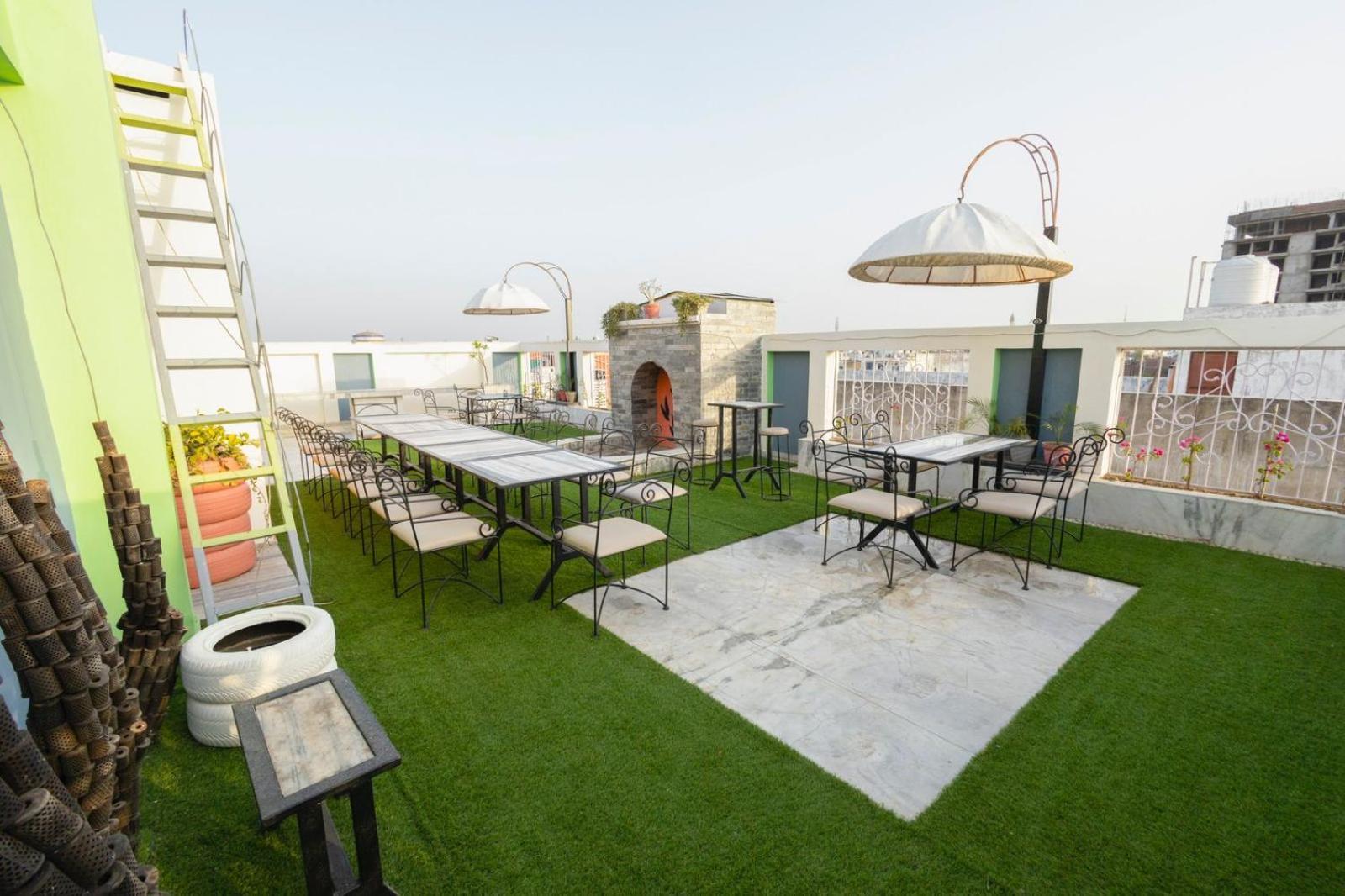 Hotel Sahibs Lighthouse - Swimming Pool Agra  Exterior photo