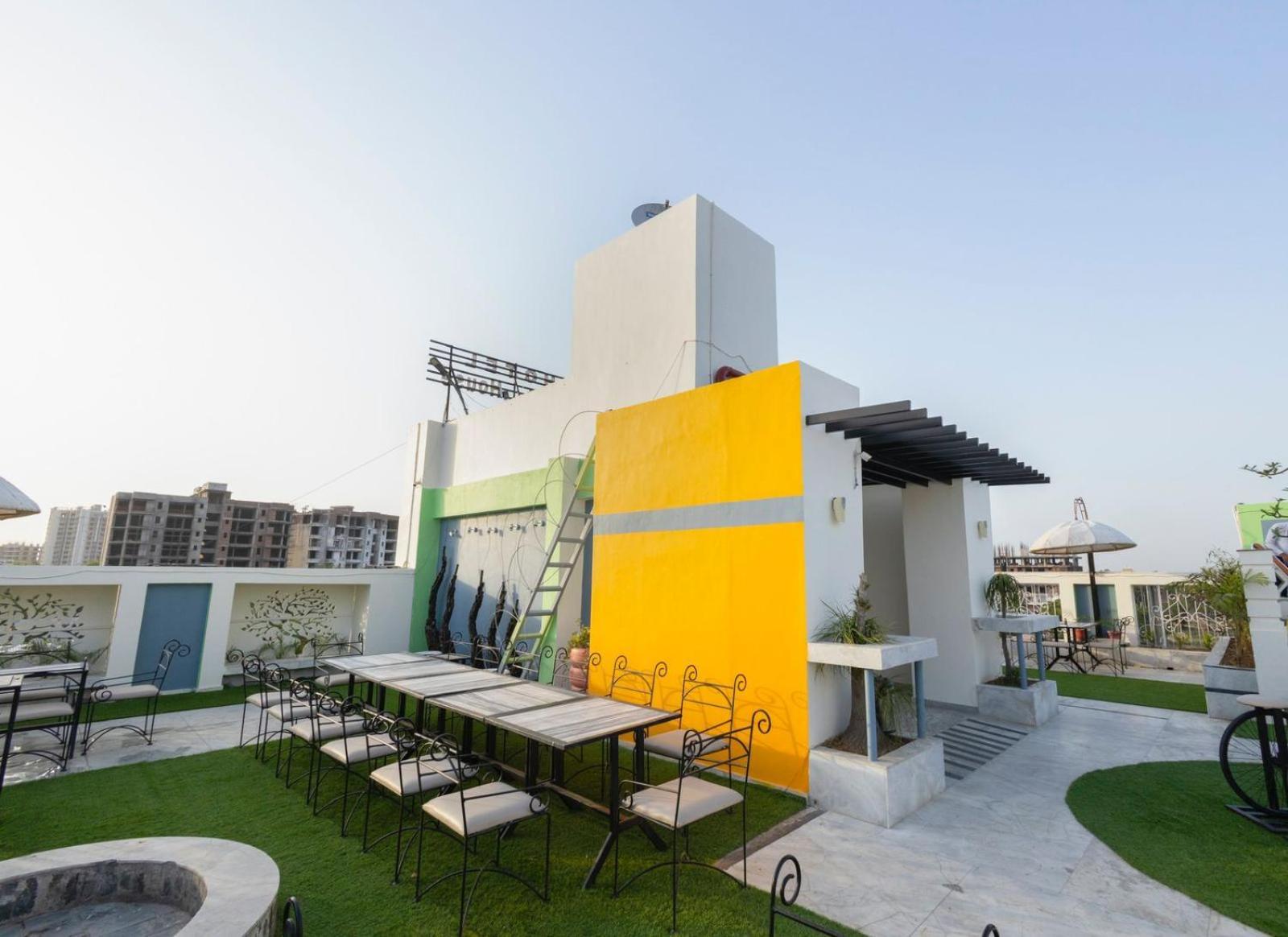 Hotel Sahibs Lighthouse - Swimming Pool Agra  Exterior photo